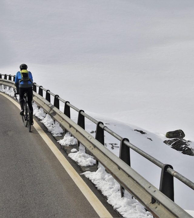 snow, mountains, bike, extreme, alpine, steep, the alps, highway, the height of the, mountain, high, travel, railings, above, white, cyclist, nature, sport, speed, training, asphalt, active, julierpass, cycling, purpose